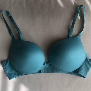 Victoria’s Secret “Incredible” Push Up Bra